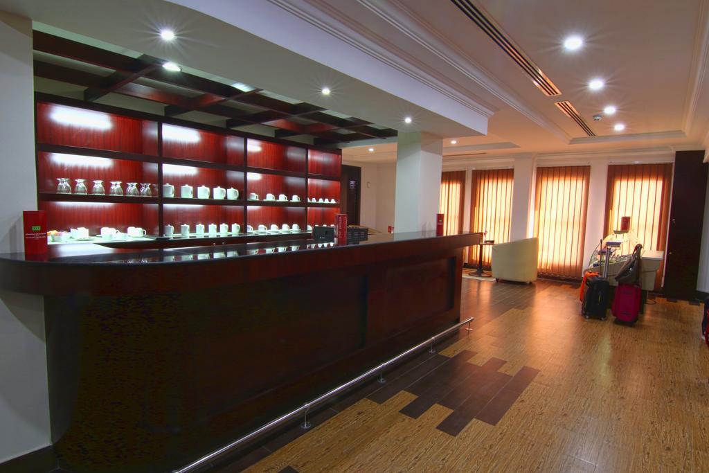 麦吉安大陆酒店 马斯喀特 外观 照片