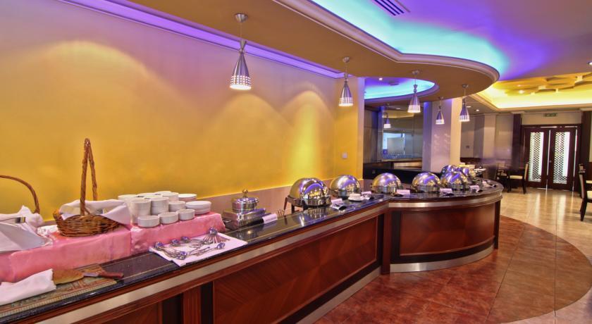 麦吉安大陆酒店 马斯喀特 外观 照片