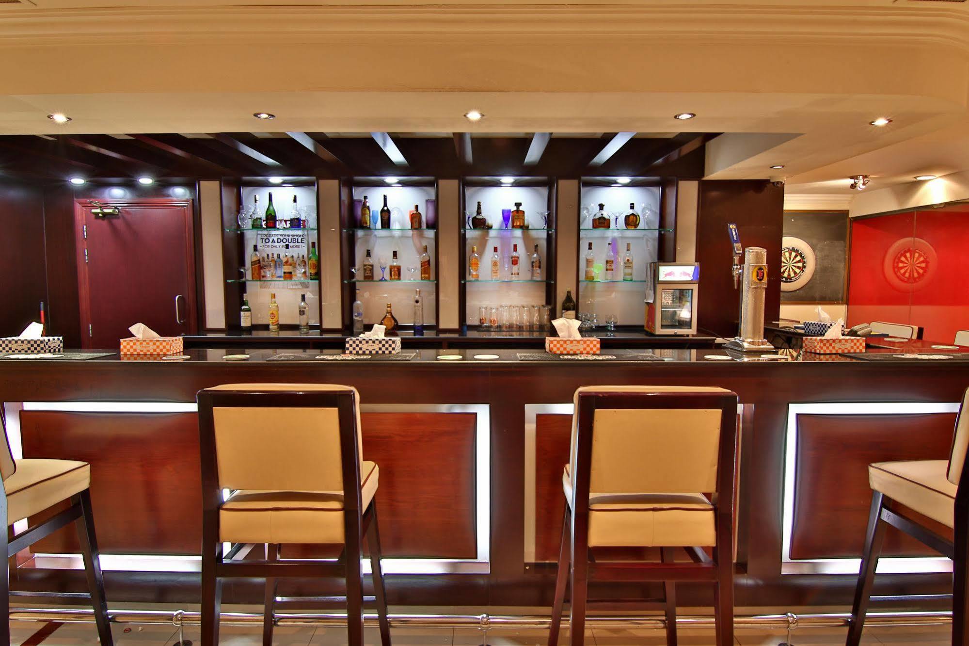 麦吉安大陆酒店 马斯喀特 外观 照片